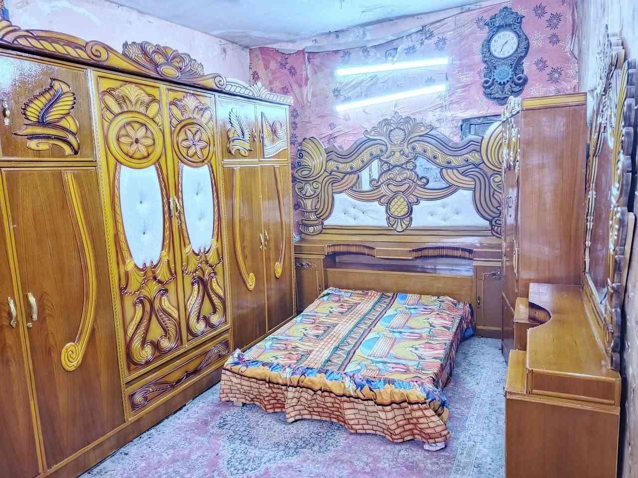 غرفه اخشاب ست ابواب ملحق للبيع ***********السعر 550صاج الزاويه كنتوريه موديل حديث العنوان بغداد وكو توصيل متواجد وتساب
