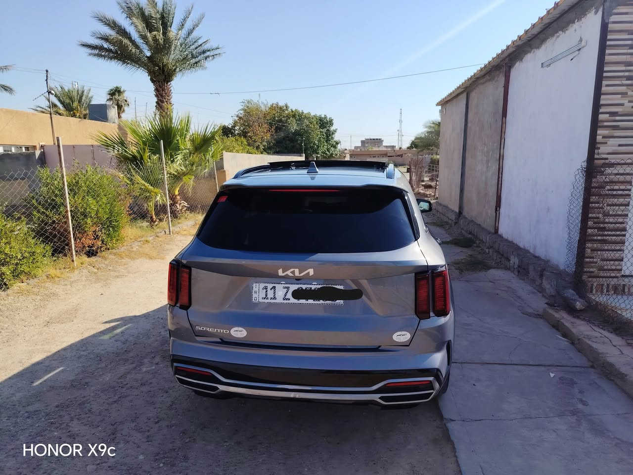 🚘✨ للبيع كيا سورينتو2023 ✨🚘
✅وارد امريكي

🔹 المعلومات الأساسية:

▪️ الموديل: كيا سورنتو 2023
▪️ المحرك: 2.5 بنزين – 4 سلندر  
▪️ الدفع: رباعي AWD
▪️ المقاعد: جلد – 7 راكب
▪️ حادثها  بابين جهة السائق وخلف السائق 
▪️ بدون دواخل بدون اريباك سليم
    المسافة المقطوعة 46.5 كم
    صور الحادث مرفق 

⭐ المواصفات:

✅ سقف بانوراما
✅ 3 صفوف مقاعد
✅ مقاعد كهربائية ومدفأة
✅ شاشة وبصمة ومفتاح ذكي
✅ تشغيل عن بُعد
✅ كاميرا خلفية وحساسات
✅ رادار ومراقبة النقطة العمياء
✅ مثبت سرعة
✅ تحذير مغادرة المسار
✅ نظام صوت Bose
✅ تكييف أوتوماتيك
✅ مصابيح LED وكشافات ضباب
✅ مانع انزلاق وثبات إلكتروني
✅ فرامل توقف إلكترونية
✅ حساسات ضغط الإطارات
✅ أوضاع قيادة متعددة
✅ تحكم بالنزول من المنحدرات
✅ تحكم صوتي ونظام حماية من السرقة وحماية الاطفال

📍 الموقع: إلانبار
💰 السعر: 230 $ 
📞 الاتصال ع الوتساب ***********
  رجاء اذا ما تشتري لا تعلق ولا تخابر؟
