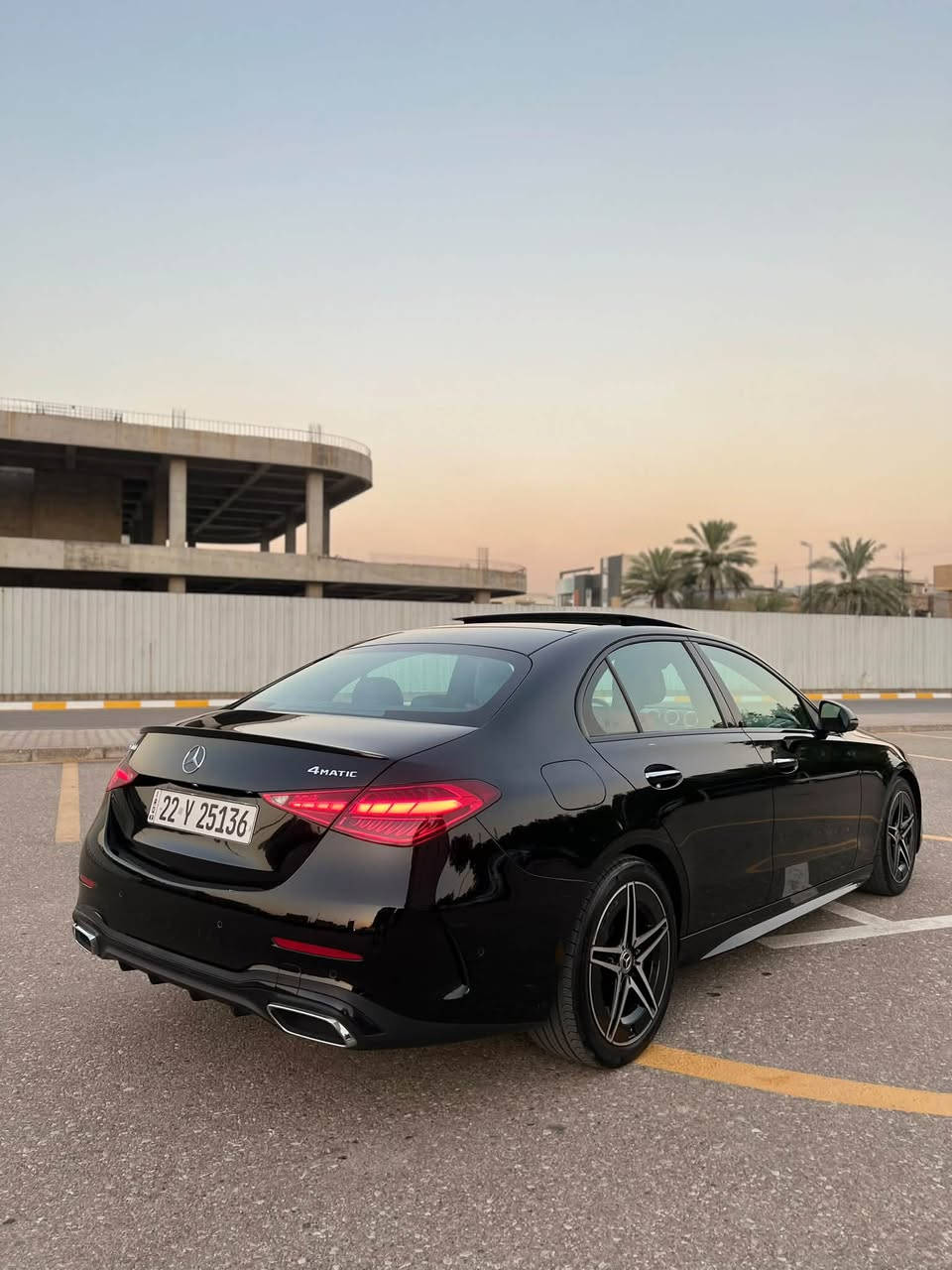 سلام عليكم
2024 MERCEDES-BENZ C-CLASS, 300 4MATIC مارسيدس c300 2024 
المسافه المقطوعه:17.000mi
الحادث:موجود صوره بلمنشور 
السياره 4MATIC يعني فور ويل 
السياره فووول مواصفات داخل احمر 
السعر 37.000$ يعني 370 ورقه 
موقع السياره :بغداد حي العدل 
للأستفسار: ***********
