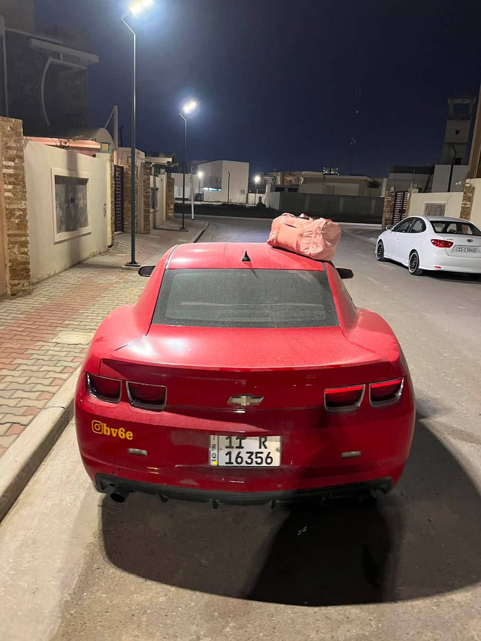 كمارو rs 2012
لون احمر تحكم ستير 
كشنات كهرباء 
كير اوتو 
تبريد ثلج 
كير ميكينه بلاد
تخم تاير جديد  
ضرر جاملغين اماميات 
عليها دبات فقط بدون تفريغ ولا برمجه السياره ع وضع البلاد 
ستفسار
***********
