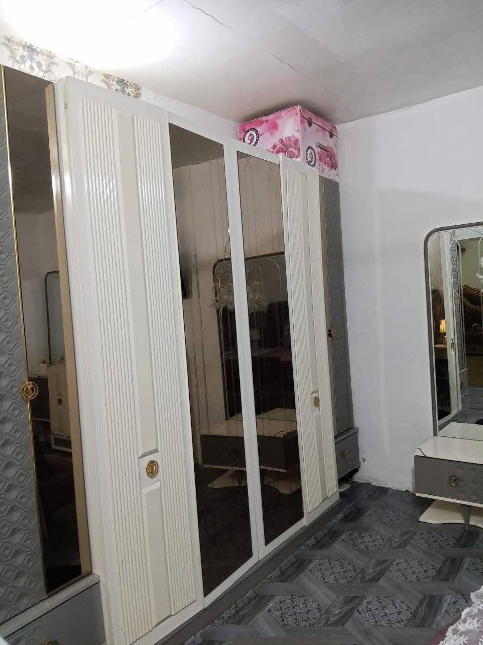 السلام عليكم
غرفه تركيه نوع HDF غرفه استعمال قليل ومابيها اي ضرر 9قطع 
السعر مليون وبيها مجال 
***********

