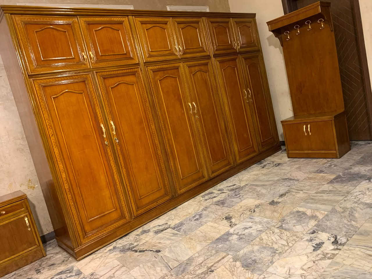 من رخصت مدير محترم الغرفه سته ملحق صاج داخل وخارج صاج ضهر جرجوبه تخت جربايه صاج بلوك الغرفه نضيفه اي ضرار مابيه بالعافيه عل ياخذه  السعر الغرفه 550  نهايته رقم هاتف *********** بغداد مكلفه بالنشر اتصلو عل رقم
