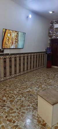 بيت ٣٠٠م • بستان ٢ دنم • ١٥ نخلة