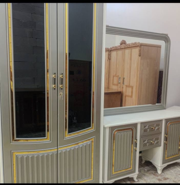 غرف شغل عراقي درجة اولى  9 قطع
داخل صاج صبغ سيارات حراري طبقتين
سعر الغرفة 1.800.000 الف 
عنوان المحل شارع ابو علي قرب اسواق سامي
 معرض المهندس الرقم ***********
