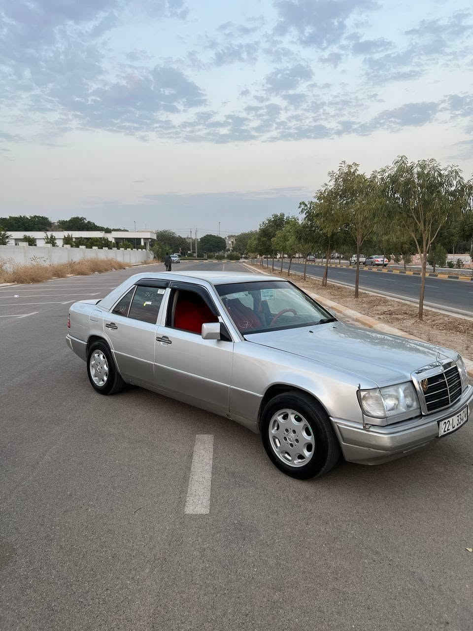 :
​السلام عليكم ورحمة الله وبركاته
​مرسيدس للبيع
​التسجيل: رقم أربيل، مجدد لغاية 2029.
​الموديل: 93 محول إلى 95.
​المحرك: محرك بطة (E-Class) حجم 2.5.
​الحالة: مصلوخة (مصبوغة فرن) للجمالية فقط.
​البودي: خالية من الضربة، الحوادث، أو التكليس/الصدأ (ماشاء الله السيارة بحالة ممتازة ونظيفة جداً).
​السعر: 65 ورقة (6,500 دولار) مع مجال بسيط للمراعاة.رقم ساحب سیارە،،***********..
