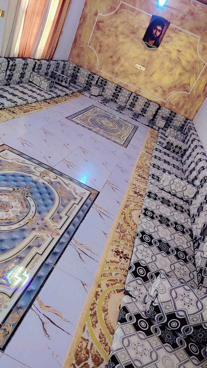 سلام عليكم جلسه ارضيه 21 متر مال ستقبال 9 متر وعرضه 4 جديده ستخدام كلش قليل هنه وتچواتهن المخاد المربعه سعرهن ماعرفه مكلف *********** مكانهن عفچ
