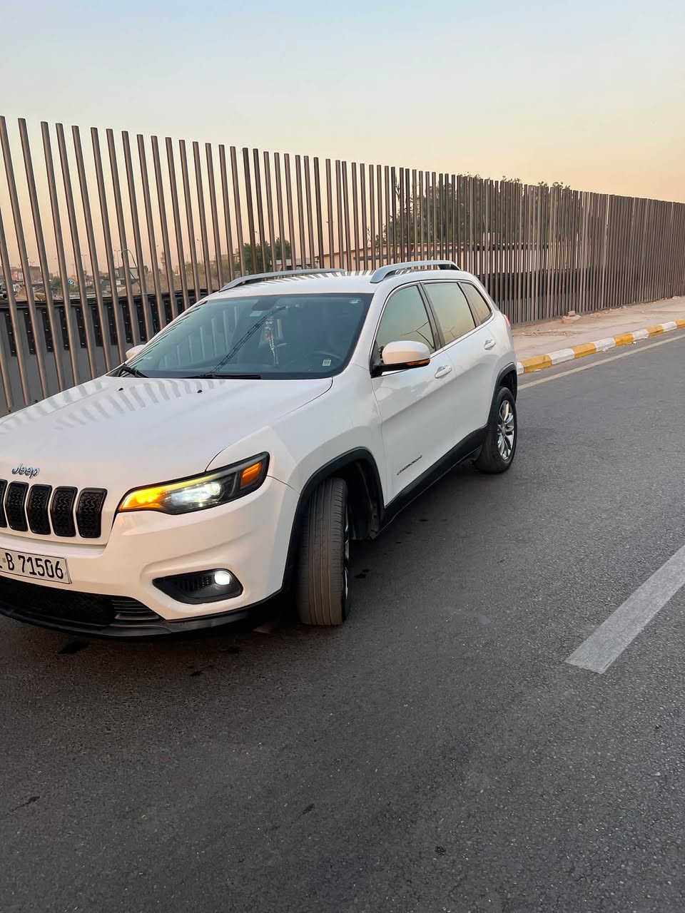 🚘 للبيع جيب شيروكي بزون موديل 2020

🔹 المواصفات:
• بصمة
• كشنات جلد
• CarPlay
• مكينة 2400 تنفس طبيعي
• تخم تاير جديد
• صدر جديد

🔧 الحادثة:
ربع جاملوغ + نص البنيد
❌ لا لغد
❌ لا شاصي
❌ لا إيرباك

✅ مكفولة المكينه والكير والتبريد
✅ السيارة كاملة وما بيها أي نقص
✅ فقط شخوط خفيفة
✅ عليها جميع الإضافات

💰 السعر: 132 ورقة — وبيها مجال
📍 المكان: بغداد
📋 الرقم: أربيل وبسمي

📞 للاستفسار: ***********
