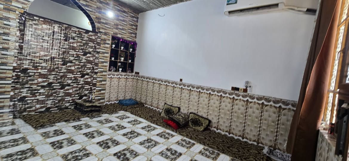 السلام عليكم
دار للبيع
بيت مساحة القطعه  272/متر مبني منها 184/متر
كله بناء جديد مال جناي يرهم لعائله كبيره ويرهم لعائله صغيره
غرفتين 5×4
مجمع 10×3
صحيات داخليه 2.5×2
مطبخ 7.5×4
هول 5.5×4
ربعه 7.5×4
كلدور 1.5×1.5
طارمه خلفيه 3×4
ترك 1متر خلفي
غرفتين فوگ طابق ثاني بس مسقفات بسندويج بدون لبخ مع بيتونه ملبوخه داخل خارج

صحيات خارجيه مع طارمه مع حديقه 3×6
صحيات داخليه مع كلدور مع المطبخ سيراميك للسقف والباقي عال 120سم
ارضيه سيراميك كل البيت
كهرباء خطين خط خفيف وخط ثقيل (ثري فيز )
تأسيس ماء مجاري متكامل

الخدمات
مجاري رئيسيه وفرعيه مال شارع بباب الحوش
ماء فول 24/ساعه يصعد بدون ماطور صيف شتاء
كهرباء المحوله تبعد 30/متر عن البيت
شارع تبليط
 
موقع البيت نهاية شارع المستشفى خلف متنزه دنيا المرح 

قريب عالسوگ قريب عالمدارس قريب عالمستشفى قريب على جميع دوائر بيجي
ابعد شي 15/دقيقه مشي على الاقدام
رسميات البيت مفتوح بي معامله مال تطويب وتقريبا كامله

للأستفسار الاتصال على الارقام

***********
***********
