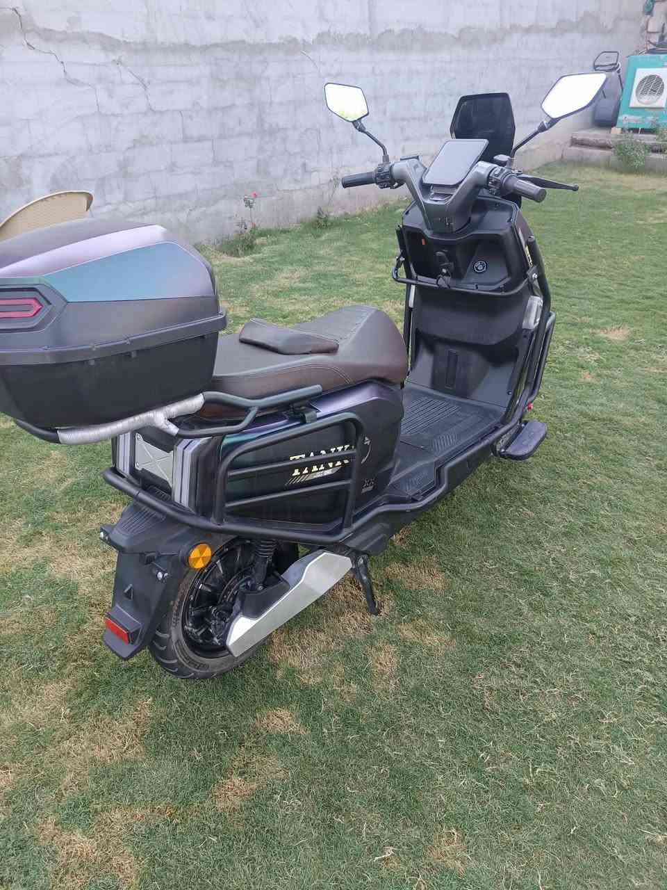 سلام عليكم موطور صاعقه للبيع بطارياته مصطره جدد فول السعر 1مليون مكان بغداد ابوغريب ***********
