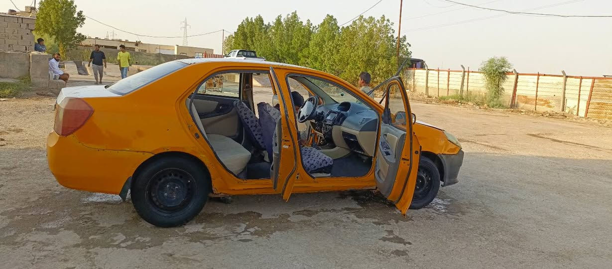 سياره جيلي ام كي موديل 12بيهه مكينه كورله وكبر مكفول عينه وصينيه قبل اسبوع بدلتهه دواخلهه كلش نضيفه جام يصعد وينزل سنتر لوك يشتغل صدرهه حلو باور شغال بولبرنات جدد ياباني شادلهه السياره بدون راعي اتكفل سرقه وعشاءر مستمسكاته عدي اهله بالفضيليه بس مااندله راح رقمه مني السعر 10 ورقات وبيهه مجال قليل ***********  *********** موجوده بالكوت
