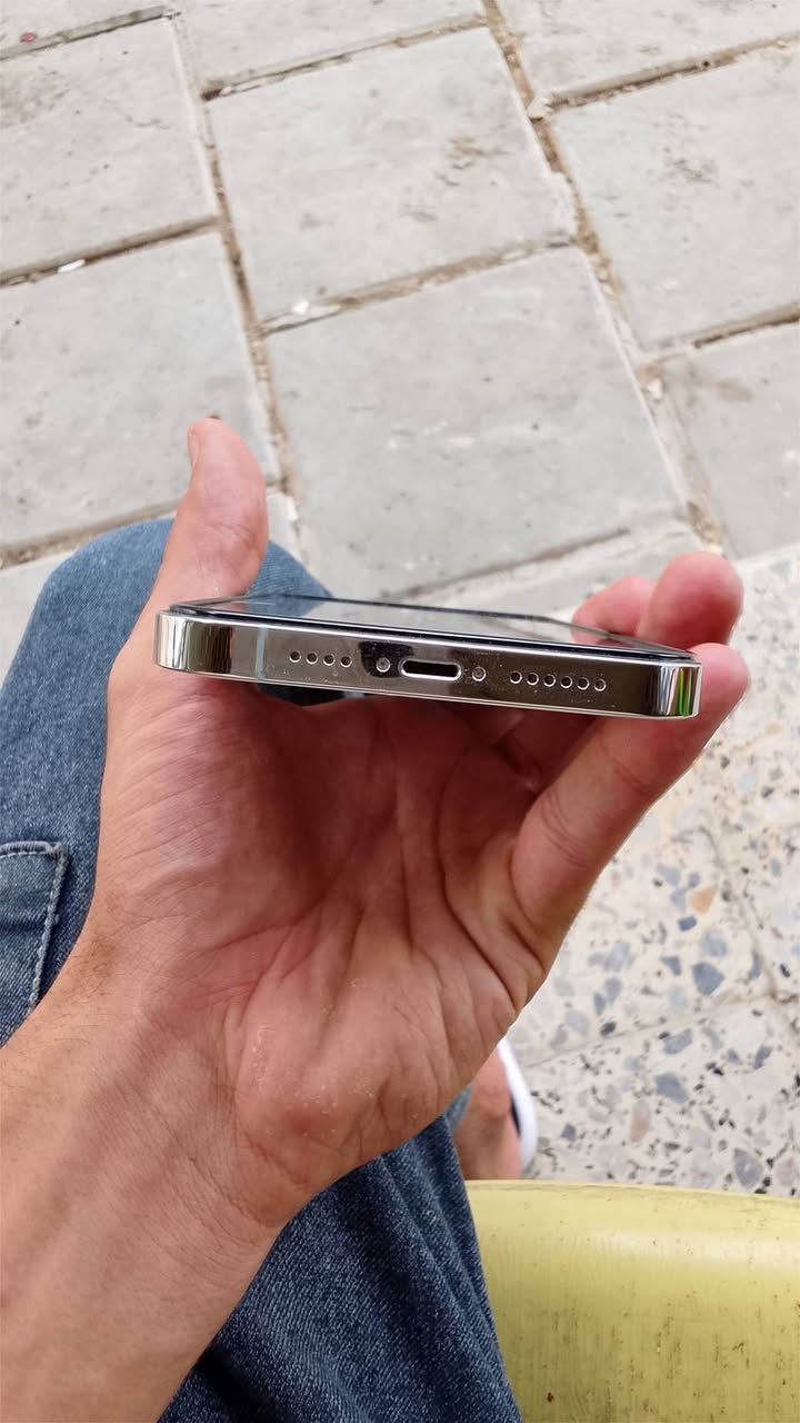 ايفون 13 برو ماكس ذاكره 256 جهاز نضيف بمعنه الكلمه بي بس الضهر مفطور كدام عينكم بطاريه 69 سعره 650 وبي مجال مكان ديالئ للاتصال الخاص مغلق ***********
