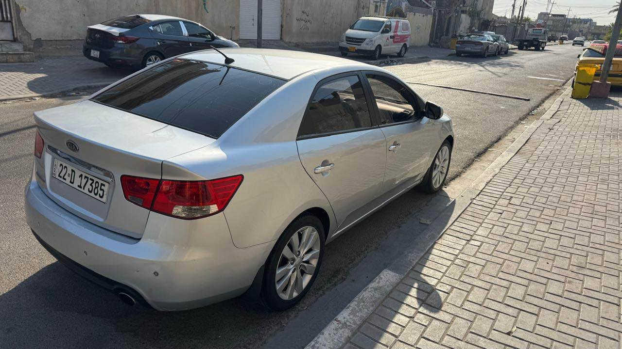 سيراتو موديل 12 خليجي مواصفات نص فول كفاله صبغ تبديل رقم أربيل سنويه جديده مكينه 2000 حداده امامي خلفي جديده  تبريد توني مسويه تخم تاير جديد مكينه كير كفاله مامفتوحه 
*********** 
السعر 105 البصرة, العراق
