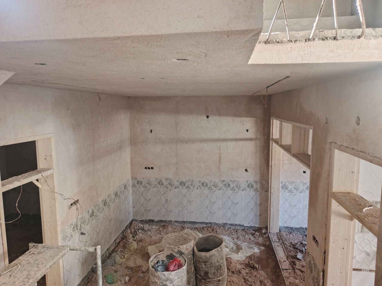السلام عليكم اخوان اللباخ ابو سلطان عمل هندسي درجة اولى مكان نجف جص واسمنت وبورك ارتفاعات عالية متفرغ حاليا للتواصل على الرقم ***********
