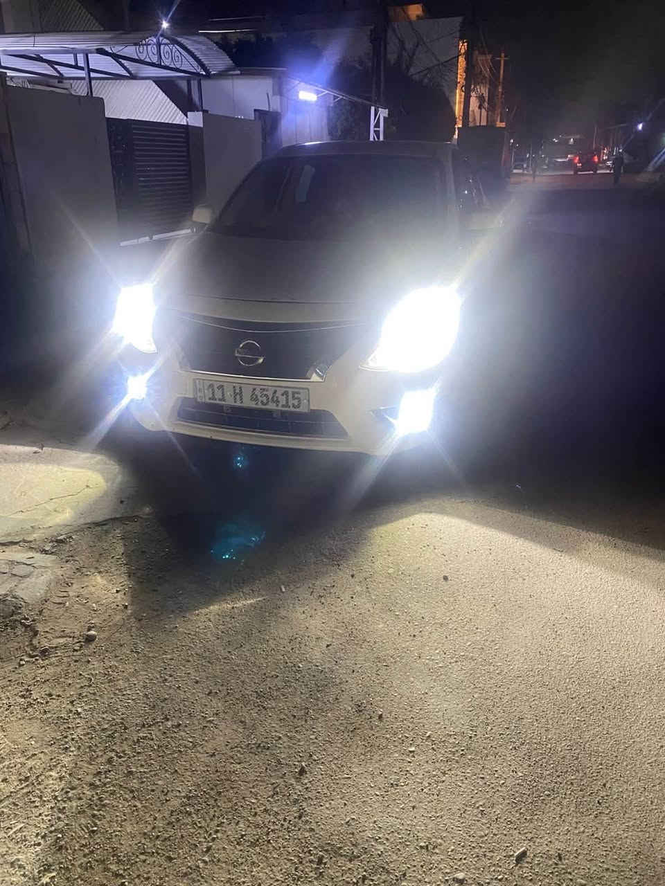 للبيع سني هندي بليته زركه موديل ١٩
تخم تاير جديد و كير ومحرك مكفول و حداديه جديده 
و منضومه زنون كامله ماشيه ١٠٠ الف كيلو 
الجاملغ الايسر مبدل اصلي شركه و بيها طخه بالدعاميه الخلفيه موضحه بالصور 
السعر ٩٥ و بيها مجال 
للأستفسار ***********
