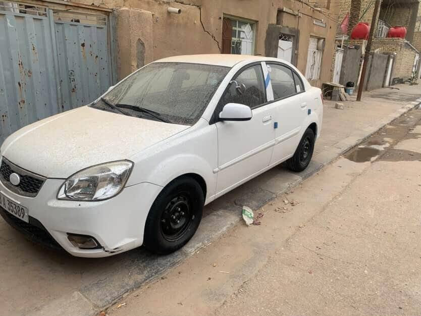 سيارة للبيع موديل ١٢ بيهاقطعتين صبغ بس سنويه ٢٩ رقم نجف باسمي.     الرقم ***********
