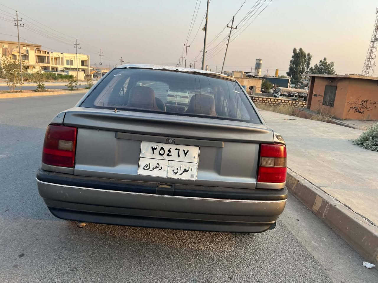 سڵاوی خواتان لێبێ ئۆپل ڤیکترا مۆدێل 1992 مەکینە 20 4 تایەی نوێی لەسەرە سەیارەکە تا بڵێی خاوێنە یەک پارچەی هەیە بەس چامرخەکەی دواوەی شوێن کۆیە سعری 22 وەرەقەو مەعمەلە رەقەم تەلەفۆن ***********
