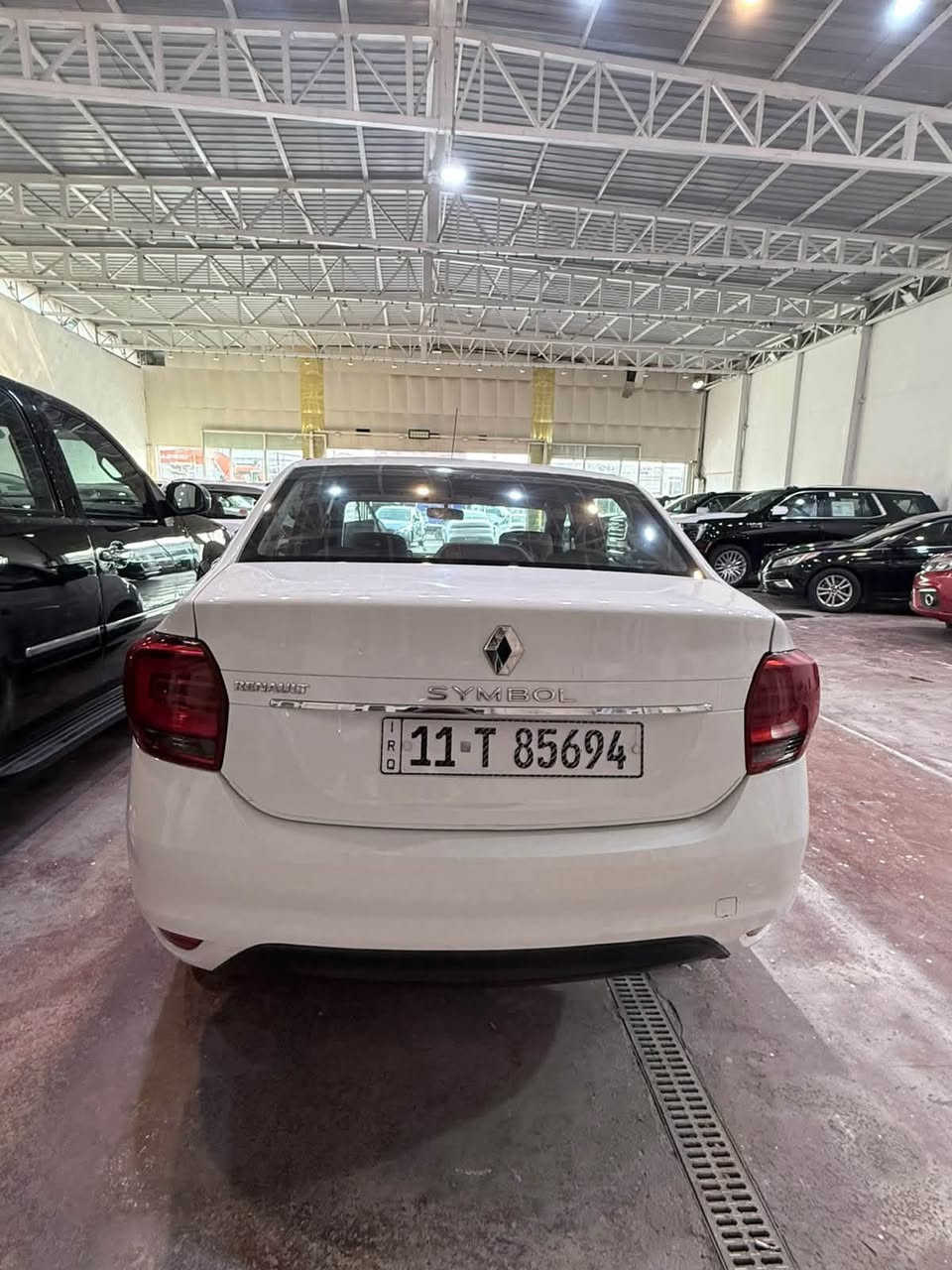 رينو سنبل مديل 18 بيها بارد فقط بدون صبغ مكاني البياع السعر 67 ورقه السياره خاهزه وخير من الله ***********
