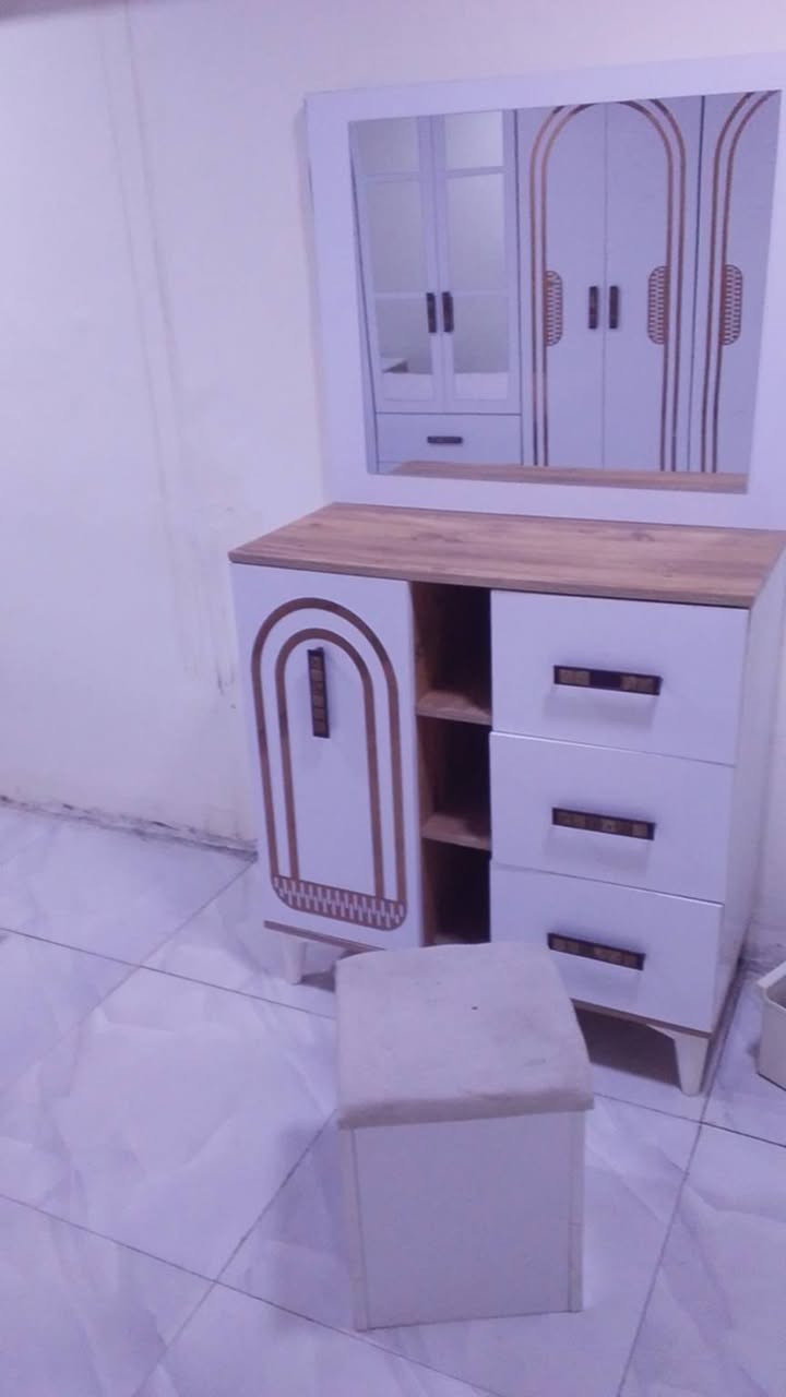 غرفة نوم • أثاث • بدون تفاصيل