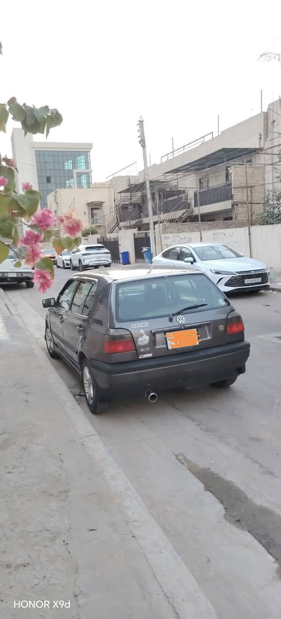 السلام عليكم كولف موديل 92 محرك 1800 دوش كير اوتماتيك تبريد شغال سياره جاهزه رقم انكليزي بغداد سنويه لحد 2030 باسمي تحويل ثاني يوم 40 وبيها مجال 
***********

نص مكتوب في الصور:
- HONOR X9d