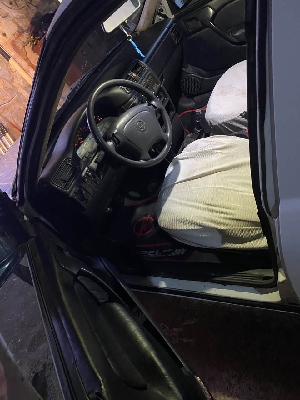 سلام عليكم اوبل فكترا موديل 95 محرك 20 كير محرك تحويل شرط بسمي سياره سنويه جديد سلايت جام كهرباء ارباك سياره بدون ضربه سعره 33 بي مجال رقم موبايل***********
