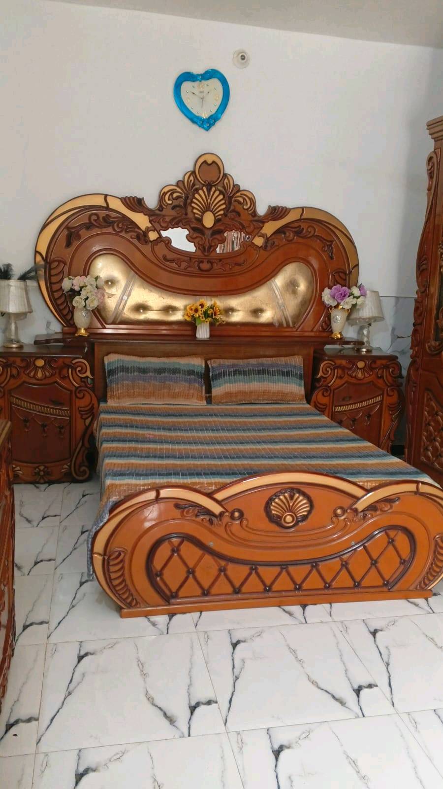 سلام عليكم غرفه نوم المكان ذي قار السعر مليون و 500  وبيه مجال الرقم للاستفسار ***********