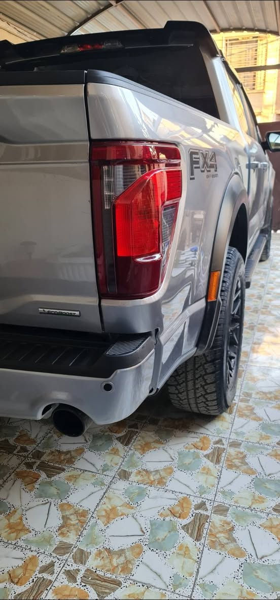 للبيع FORD  F150 موديل 2024 فورويل 4×4
ماشيه 20 الف لون مميز سنويه جديده قبل شهر رقمتها
بجم كبس بوووون ايرباك حادث جاملغ خلفي مبدل وباب
نص فول سستم ترفيع من امريكا وتهبيط من الخلف
دبل صالنصه نضام اكزوز بلادي مع الدعاميه الخلفيه ام الفتحات وحساسات ورادار بلادي 360 درجه تحديد مسار
ومثبت سرعه شاشه جبيره عداد ديجتل نقطه عمياء 
 بلادي نفخات رابتر وسبايدر خلفي ومطريات
ويل وتاير جبلي سعرهم 20 ورقه  محرك  V6 دبل توربو
رايدها ب 350  مكان بغداد ***********
