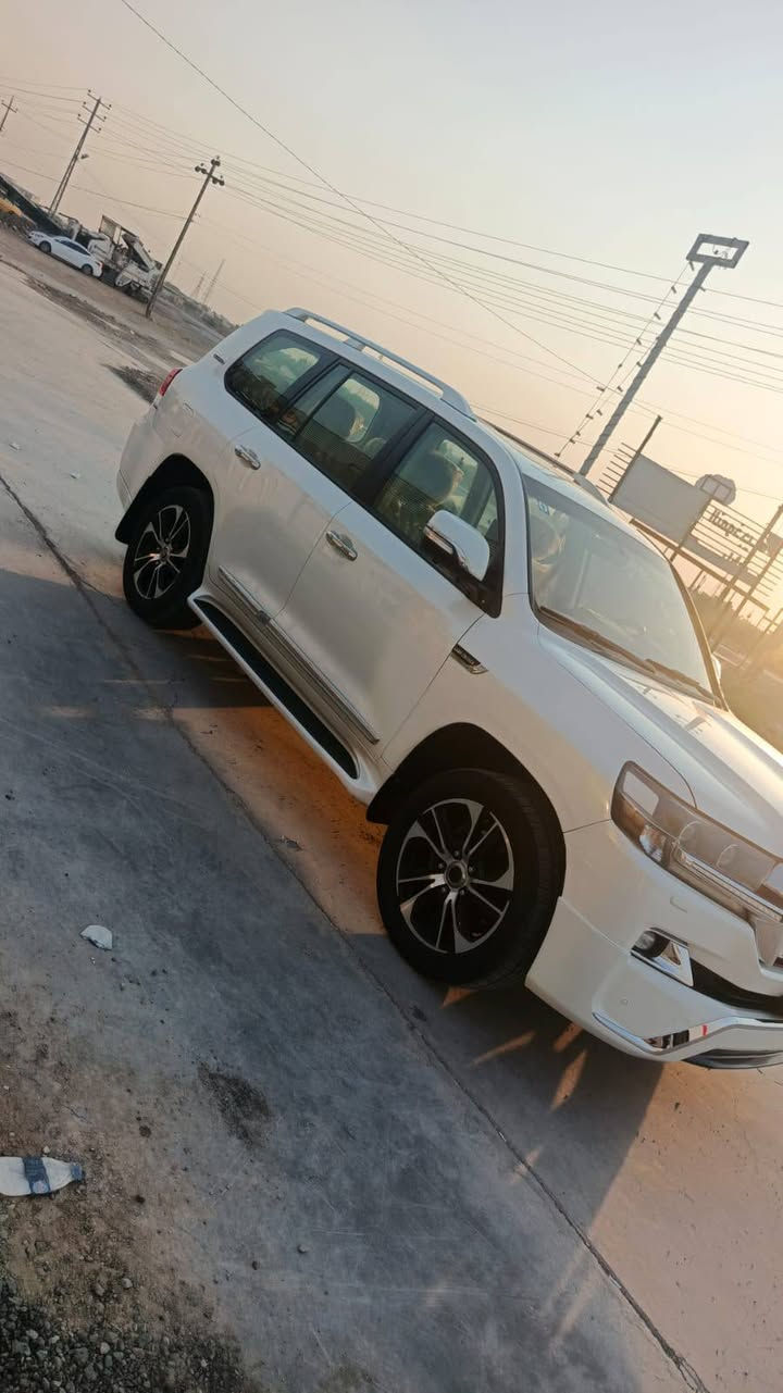 لاندكروز • ٢٠١٧ • رقم بغداد