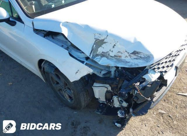 GT LAIN 2023 K5
🌏 وارد أمريكي سعر 170 
🔺 المواصفات
▪️ محرك 1600 تيربو
▪️ فئة  GT LAIN
▪️ بصمة
▪️ تشغيل عن بعد
▪️ بصمة أبواب
▪️ بصمة جنطة
▪️ قيادة ذاتية مع تحديد مسار
▪️ فول تحكمات ستيرن
▪️ تبريد متصل مع شاشة لمس
▪️ منافذ شحن خلفية
▪️ سايد بريك كهربائي
▪️ مانع انزلاق
▪️ نقطة عمياء
▪️ تحكم بوضعيات القيادة
▪️ رادار أمامي وخلفي وجانبي
▪️ فول حساسات وتوقف ذاتي
▪️ اLED أمامي مع عدسات زينون
▪️ اLED خلفي
▪️ كاميرا خلفية HD
▪️ ويل كب بلادي
🔺 معلومات السيارة
السيارة ماشية 30. ألف ميل 
▪️ رقم كربلاء معوقين 
🛠️ الضرر
▪️ البنيد مبدل ومصبوغ فقط وبارد بالجاملغ والبنيد الأمريكي موجود وياها
▪️ بدون إيرباك
     السعر 170  
📍 مكان السيارة
▪️ كربلاء 
📱 رقم الهاتف 
***********

