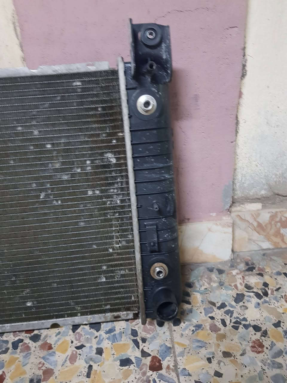 سلام عليكم من رخصت الادمن راديتر ماء يوكن تاهو من موديل 7 الى 14 بلاديه السعر 125 الاتصال على *********** بصره
