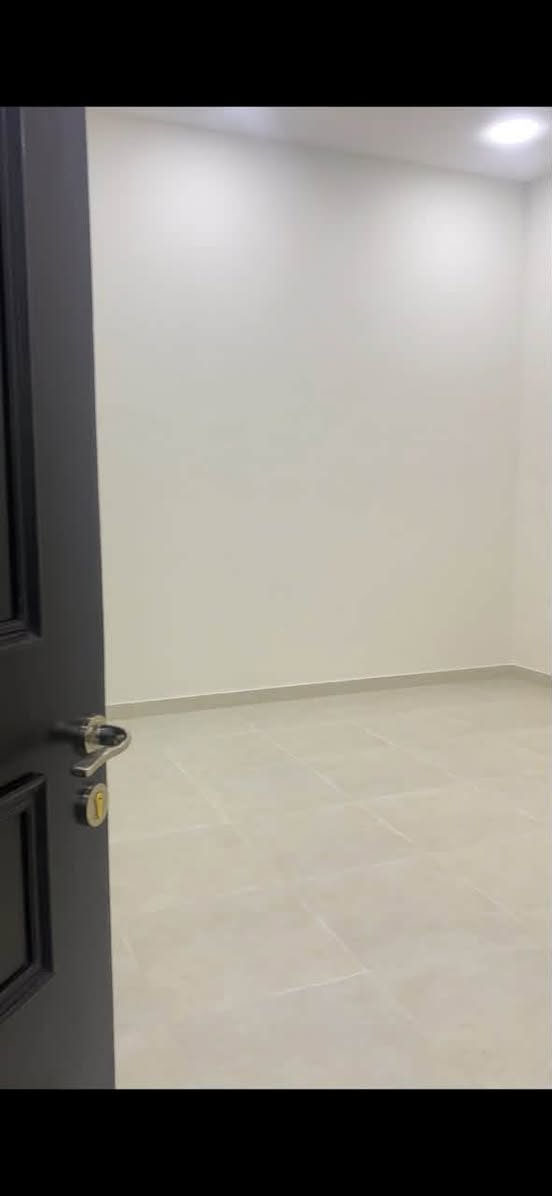 بيت ارضي في منطقة ياسين خريبط مساحة
200 متر غرفتين كبيرة وصالة كبيرة واستقبال ومطبخ حار ومطبخ بارد وصحيات داخلية وخارجية وغرفة لوندري سعر الايجار 950 الف 
***********
