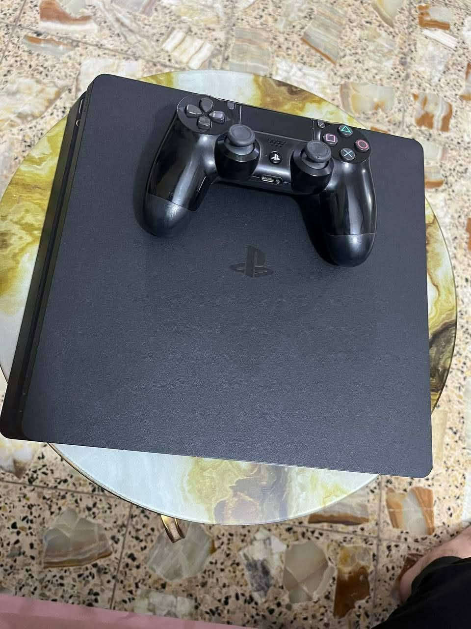 مستعجل على بيعتة
بلي4 سلم مهكر و كامل بلي كامل مكمل شد و العب و انطي ضمان جهاز مكفول الله شاهد 
و تاخذ تفحصه يم اي محل يعجبك 
مستعجل على بيعته 
بي تقريبا 12 لعبة 
فيفا 26 
بيس 21 
جي تي اي 
كول اوف ديوتي 
ملحقاتة يدة وحدة و الكيبلات 
سعرة 325 وبي مجال للشراي 
الشراي يتواصل وياي على رقم و بالخدمة 
للإستفسار ***********
