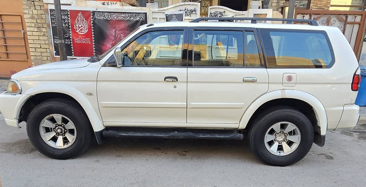 للبيع سيارة ميتسوبيشي ناتيفيا موديل 2006، الملكية باسمنا والتحويل مباشر وبدون أي إشكال، السيارة جاهزة ومكفولة، السعر المطلوب 75 ورقة وفيه مجال بسيط للشراي الجاد. مكان السيارة بغداد، وللتواصل والاستفسار يرجى الاتصال على الرقم: ***********.
