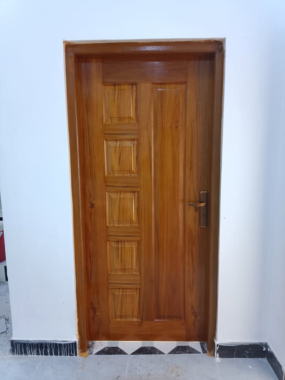 ابواب طبع النقش والون حسب الطلب الخالص حي الجنود مقابيل الصوره ***********
