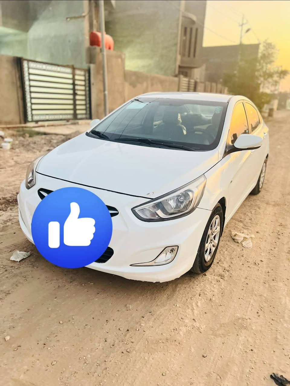 السلام عليكم اكسنت موديل 2016 خليجي محرك 1600  دوش ما مفتوح رقم أربيل الجديد هزه وسنويه جديده صارلها اسبوع مرقمه السياره جاهزه من كلشي حداديه تخم تاير 
تبريد ثلج السيارة بيها فقط شبر جوه قبق البانزين اثر شخط مواصفات شاشه عريضه تحكمات كامره وباقي المواصفات 
السعر 100  وبيها مجال بسيط 
مكاني بابل للاتصال ***********
