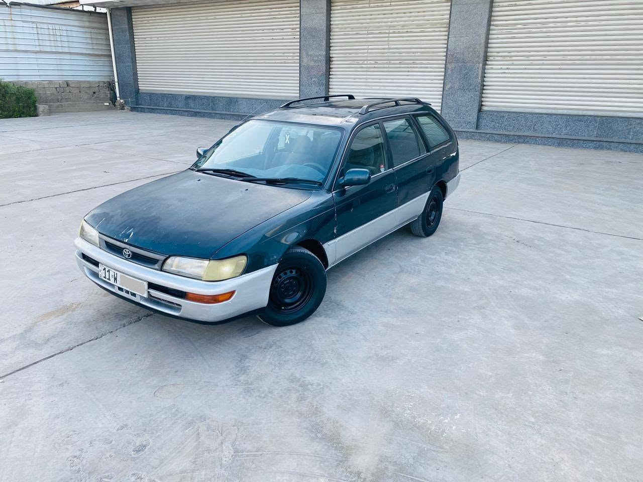 السلام عليكم.
كورلا ستيشن موديل 1995.                                         سعر 48 وبيه مجال  
سنوية لحد 2028 باسمي. 
مكينة وكير خير من الله.                                         مصبوغة عام سابق 
رقم بغدادإنكليزي  
مكان السيارة بغداد. 
رقم الهاتف *********** .

