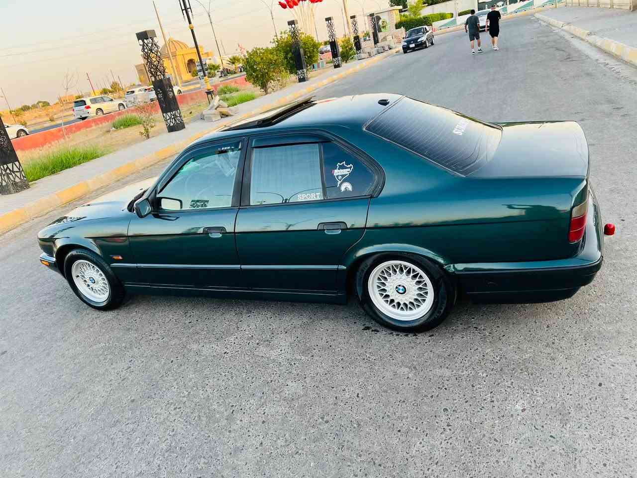 للبيع BMW 525i
حجم 525i اصل
 موديل 92
 محرك مسكر فانوس
 كير اوتماتيك
كير ومحرك شرط
رقم اربيل تحويل مباشر
 بجم عريض 
 تخم تاير جديد
 حداديه جديده 
فتحه سلايت
 تبريد شغال
سنترلك تقفيل
غرفه جديده 
بطاين 4 جديد
 كهربائيات مكفوله كلها شغاله
 كشنات جلد
 السياره مال جناي احلى من الصور
مكان السياره تكريت 
السعر 65 وبيه مجال
للستفسار ***********
