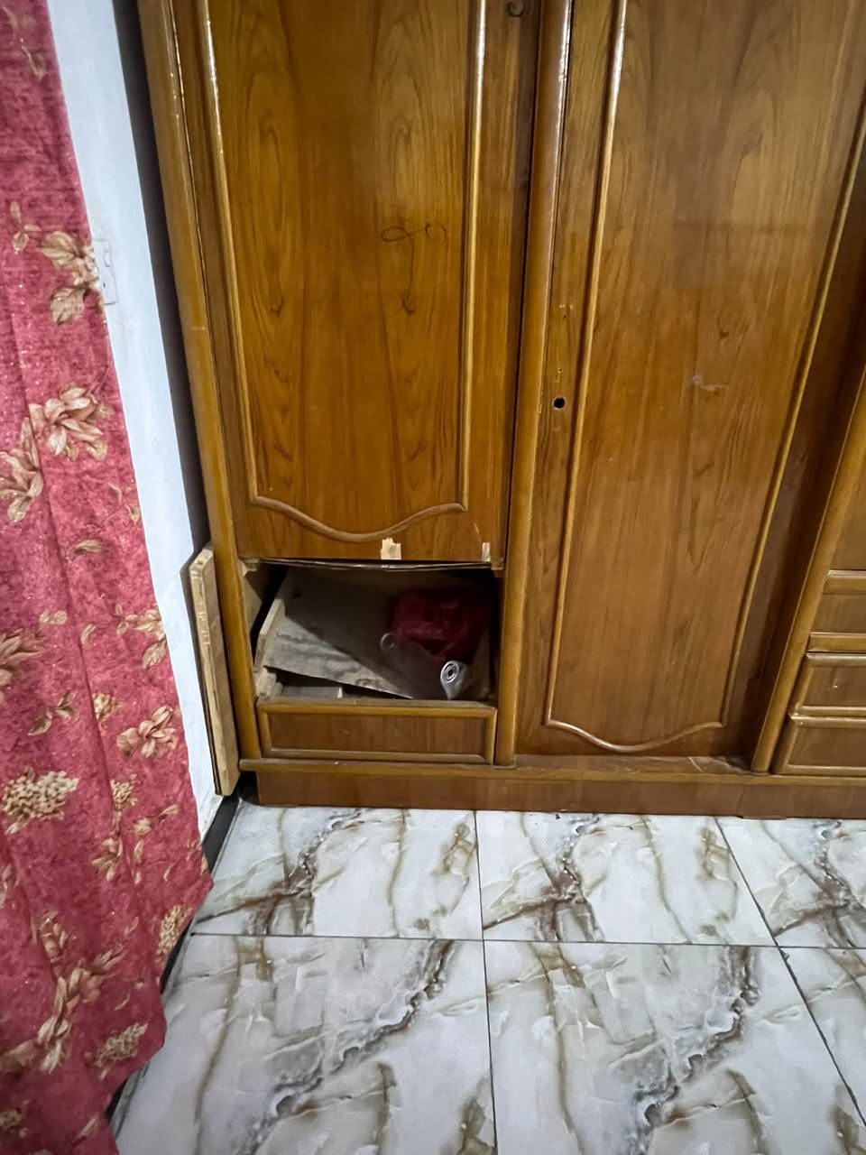 كنتور اصلي صاج للبيع مبي نقوصات بس اقفال مال بوب والمجر مالته موجود بس دك يرادله
***********
