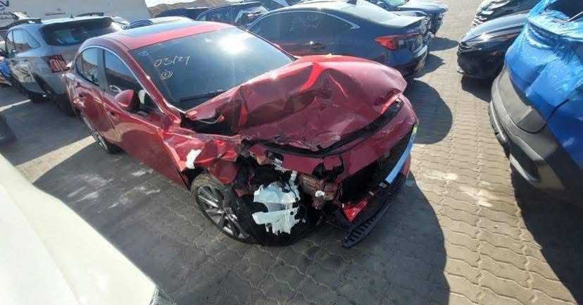سلام وعليكم سياره لبيع او مرواس حسب القناعه     Mazda3. Preferred2023  اعلى مواصفات تجي بالتنفس الطبيعي  ١٠بصَمه دخول ذكي ٢مري قلاب ويه ال R رادار ونقط عمياء بالمري فتحه  كراسي كهرباءوتدفئه  لايت داينمك متحرك زنون  حساس مطر للما سحات. اوتو حساس  خزن ميموري كشن               حادث السياره مث ما واضح كداَكم بدون شاصي بس يصير تعديل بللغد بسيط                                        محركها 2500مرغوب سياره ماشيه 27االف فقط       السياره تمشي بغدادتترقم جميع المحافظات              السعر 135ورقه                                                    ***********
