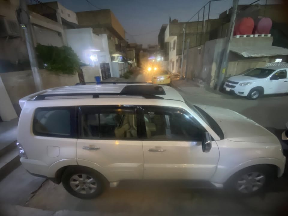 باجيرو 2010 ماشيه ١٢٨ الف حقيقي سيارة على وضع الشركه عليها أدامه كامل سياره خير من الله محرك بلادي الكير عليعه ادامه جديده تبريد ثلج حبتور ٣٥٠٠ بيها بعض تلحيظات تجي وشوفها بعينك ***********
السعر ١٤٠ وبيها مجال
