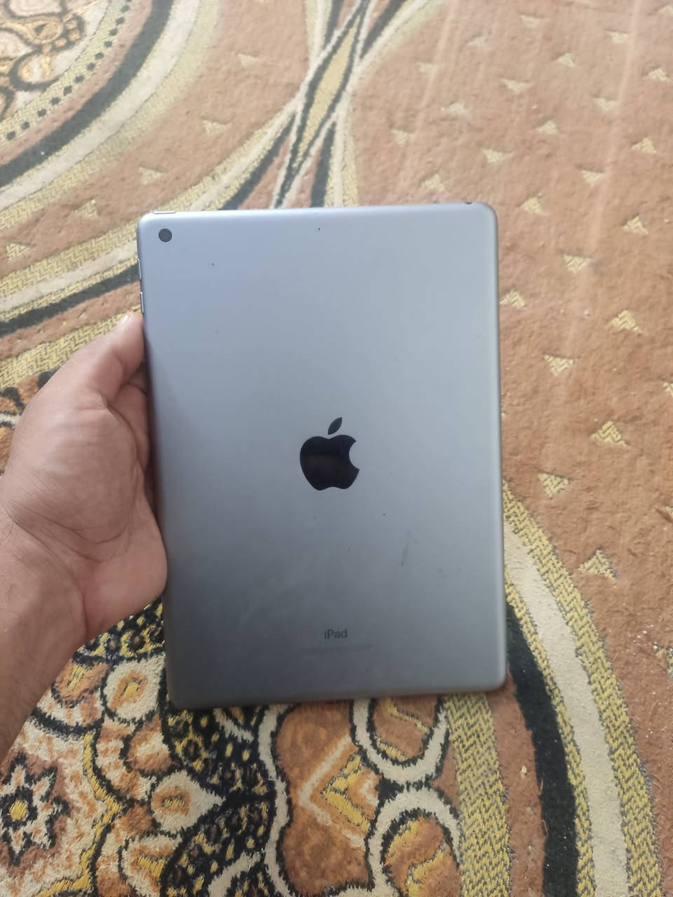 سلام عليكم ايباد ابل ذاكره 32 جهاز مكفول من تصليح سعر 150 وياه حساب ايكلود عنوان نجف *********** شغال من كلشي
