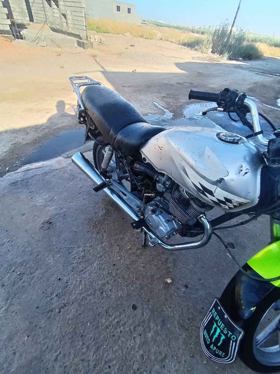 يالله سلام عليكم ماطور هوندا يباني كله شغال سلف هندر كهربايات كله شغاله سعر 325 وبي مجال بصيط سكن رمادي شارع 60هاذه رقمي ***********

