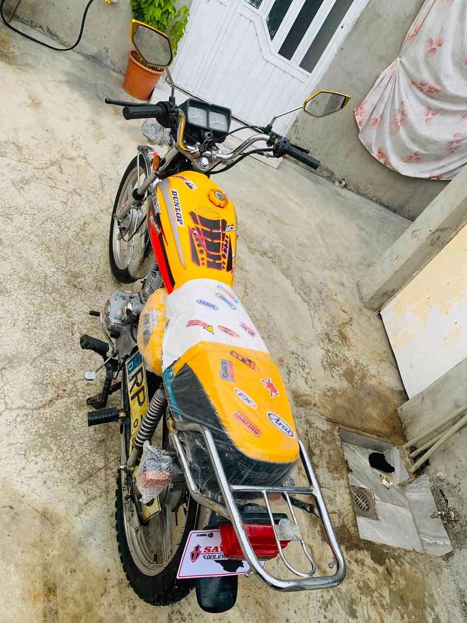 جێنی  
مۆدێل2021
مەکینە200CC
مەکینە رۆن نادە دوکلە ناکە سەوتی تیانیە
سلڤو کارەبای هۆرن هەموو گیانی ئیش دەکا
سحری٣٩٠مەحامەلە
شوێن قەلادزی
گۆرینەوەش هەیە
***********
