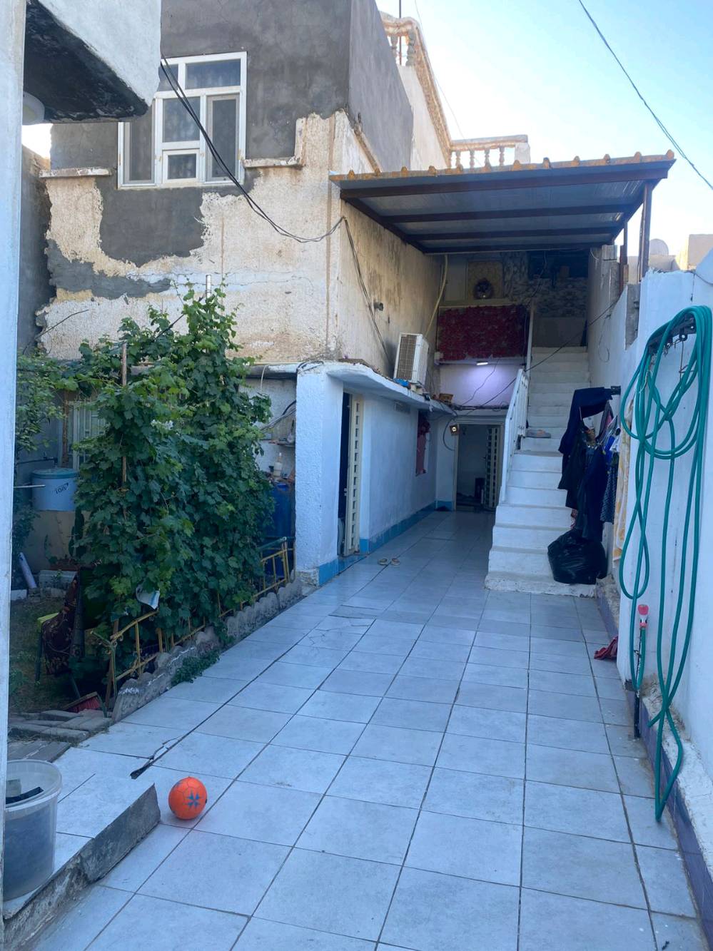 بيت للبيع في الرمادي في الجمعيه السعر المتر 900 و بي مجال وبي أكثر من3غرف
 التواصل الرقم ال بل صوره 