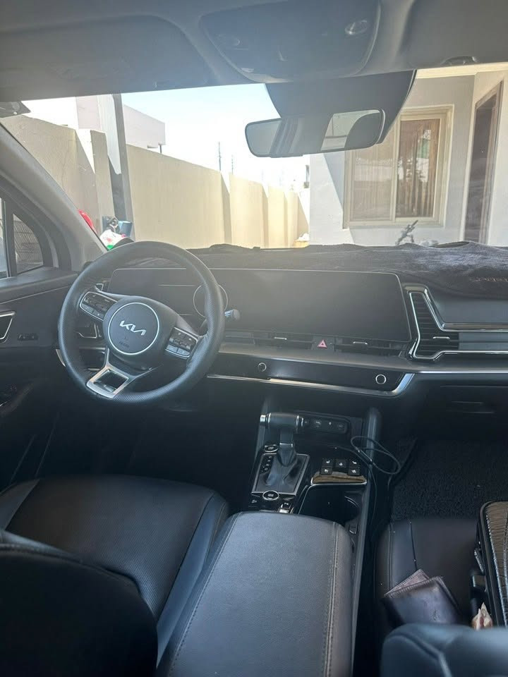 ‏سلام عليكم  ￼كيا برستيج موديل ٢٠٢٤ اعلى فئة بالامريكة فول فول مواصفات ماشية ٤٨ الف قابل للزيادة كامرات جانبية توقف ذاتي تبريد كشنات بانورما وموصفات اخرى  محرك حجم ٢٥٠٠ كثيرة ضربتها فقط باب خلفي ورى سائق ‏مكانها نجمة بغداد*********** السعر 195￼
