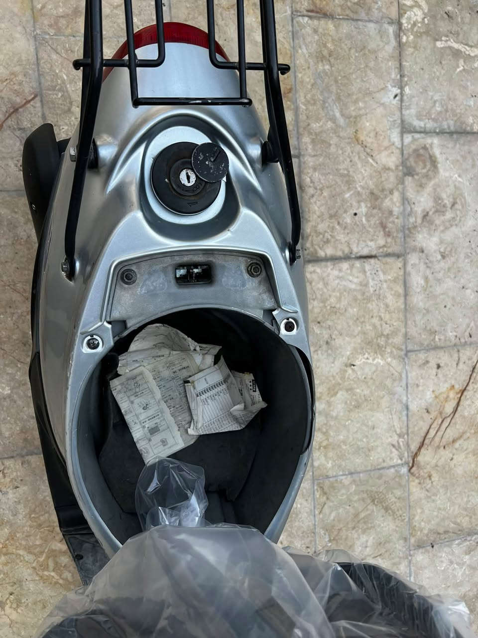 ( مكلف بل نشر ؟ )
دراجه بيجي حاويه 600 الدراج شرط الفحص برغي مامفتوح بيه وكله عله وضع الحاويه  وكله شغاله اي نقص مابيه  حته وصله وكتلوكه موجوجات مال الحاويه  ثلاث اشهر طالع من الحاويه الدراجه مكفوله 
مامتواجد عل فيسبك الشراي يتصل : ***********
