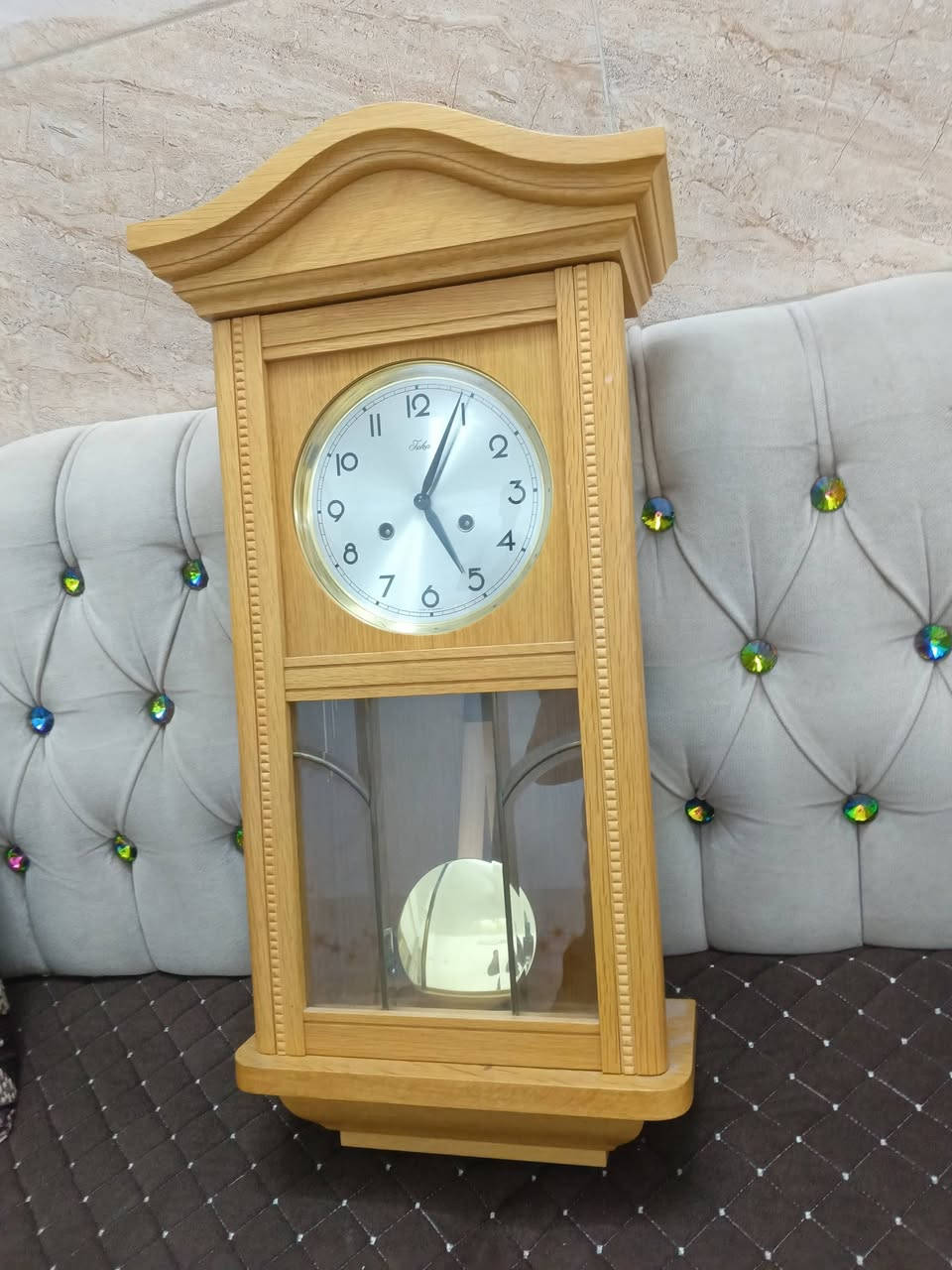 السلام عليكم ورحمه الله وبركاته جبنالكم تحفه فنيه احلا ساعه الماني نظافه 100بل 100استخدام شي قليل شرط الشغل شرط النظافه كامله ما بيها اي نقص أو عيب للبيع السعر خاص مكاني موصل يوجد توصيل جميع محافظات العراق وا هذا رقمي للتواصل ***********
