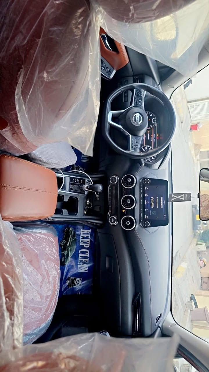 نيسان سنتره ls موديل 2021
فول مواصفات حجي واحد ع واحد 

المواصفات: 
سقف اسود 
فتحه سلايت 
بصمه 
كشنات جلد 
تشغيل عن بعد 
وهواي مواصفات بالسياره ماتنعد 

السعر : 120 وبيها مجال 

للاستفسار :
***********
