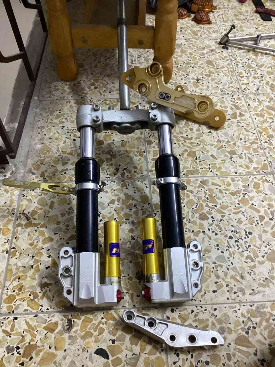 ***********
