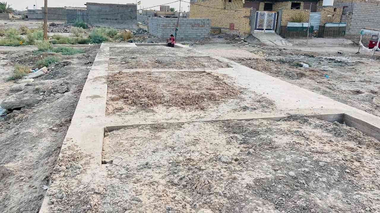 حصيره زراعي للبيع
مساحه 100 متر 

حي جوادين شارع ام لبنين وقريبه لتبليط شارع لامام صادق 

مدفونه وجاهزه 

تتكون من غرفه وصاله واستقبال ومطبخ وصحيات داخليه وخارجيه ومنور 

السعر جدا مناسب 7 وبيه مجال للشراي 

لاستفسار والتواصل خاص او على الارقام لتاليه

 ابو امير  :  ***********

منتظر حازم :  ***********

نستقبل كافه العروض الطابو والزراعي بيع وشراء في جميع مناطق سوك الشيوخ في مكتب الأمير للعقار  حي الجوادين قرب الصيدليه مباشرتا
