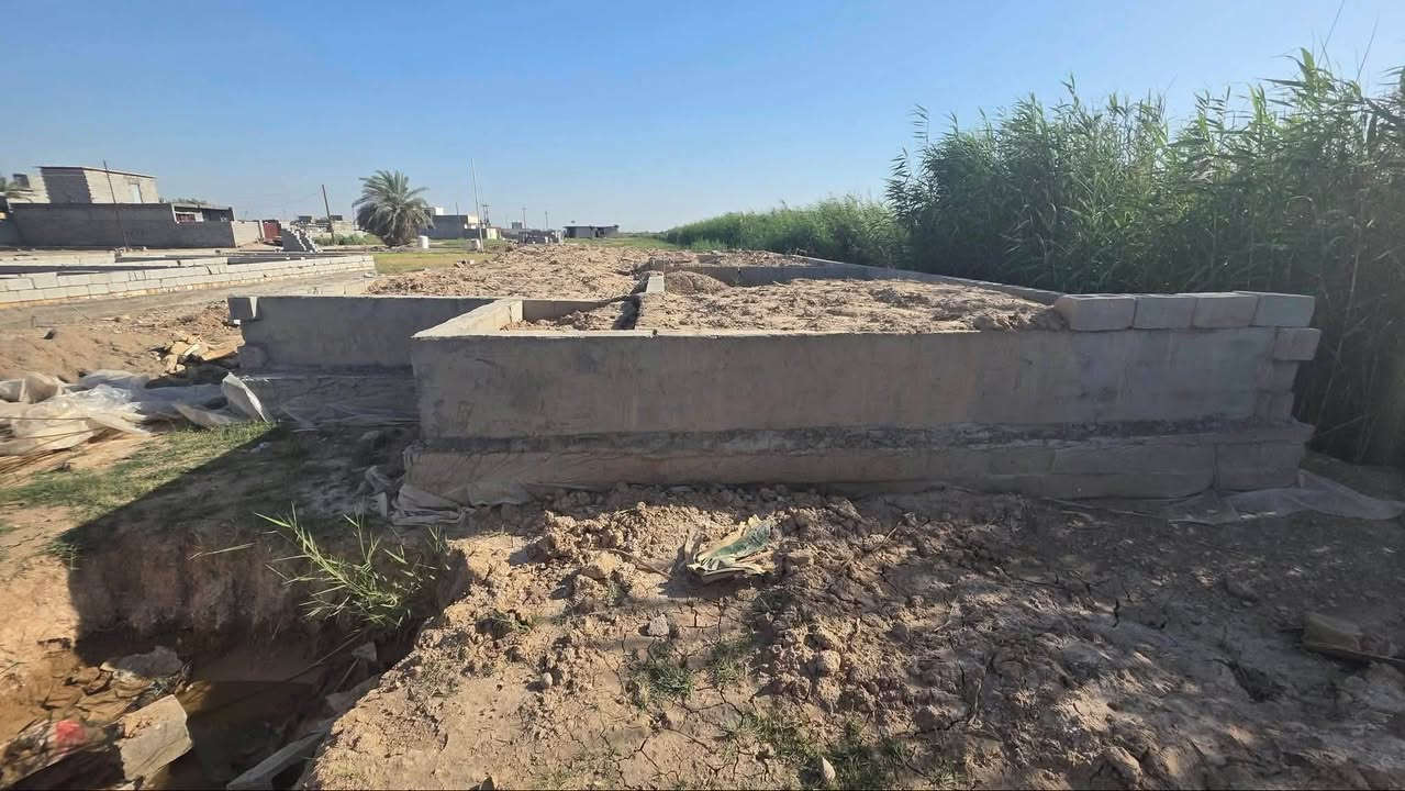 قطعه للبيع موقع حي الصادق اتصل
*********** 
مساحه 200متر
بتلو كامل و مدفون

